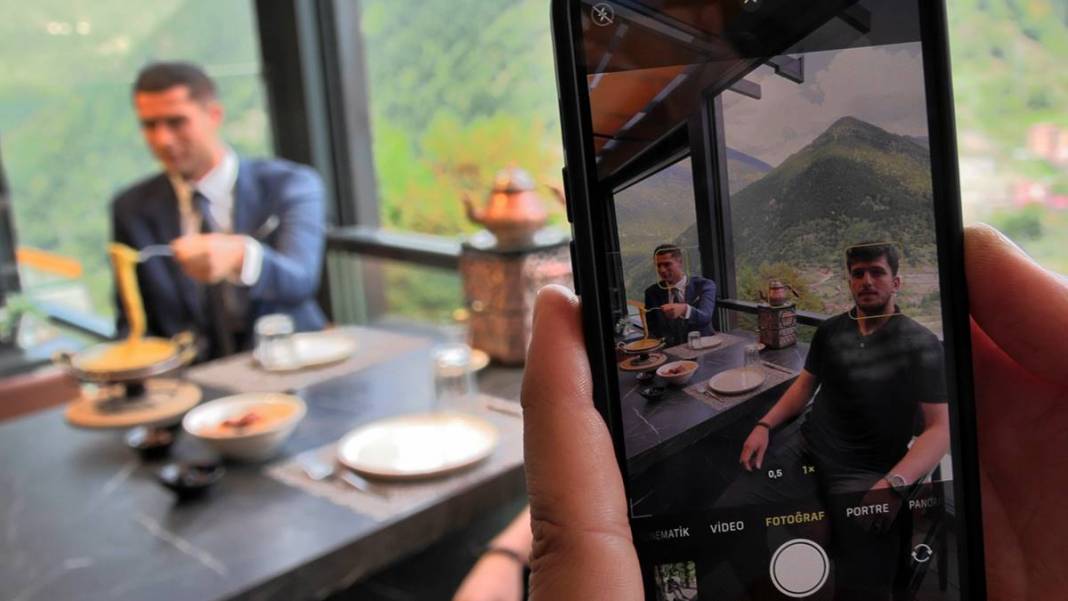 Uzungöl'de Ronaldo sürprizi: Kuymak yiyip çay içti! Görenler şaştı kaldı, fotoğraf çektirdi 19